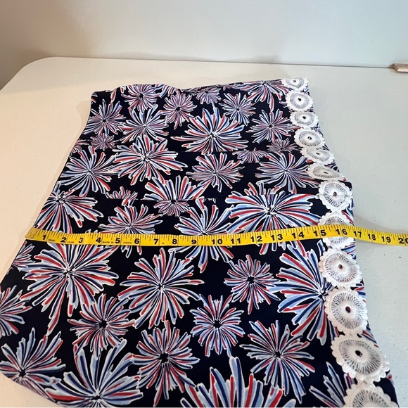 Crown & Ivy Casual Skort Navy with Red White Floral Print Womens Size 16 - Picture 12 of 12